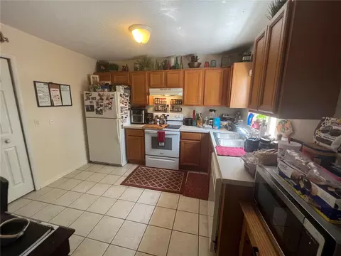 Kitchen - 1120 S Mary St, Eustis, FL 32726 photo 2 of 4