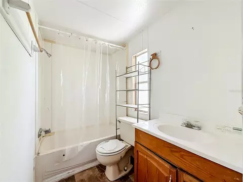 Bath - 31032 Rory Ln, Eustis, FL 32736 photo 1 of 6
