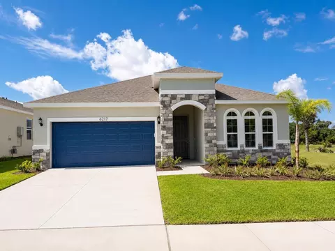 6217 Sanders Grove Cir, Okahumpka, FL 34762