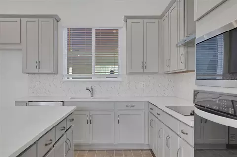 Kitchen - 6527 Trailblaze Bnd, Saint Cloud, FL 34771 photo 5 of 5