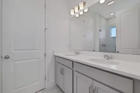 Bath - 6527 Trailblaze Bnd, Saint Cloud, FL 34771 photo 3 of 3