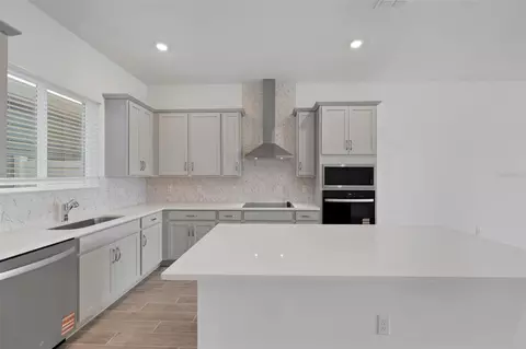 Kitchen - 6527 Trailblaze Bnd, Saint Cloud, FL 34771 photo 2 of 5