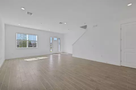 Living - 6527 Trailblaze Bnd, Saint Cloud, FL 34771 photo 2 of 5