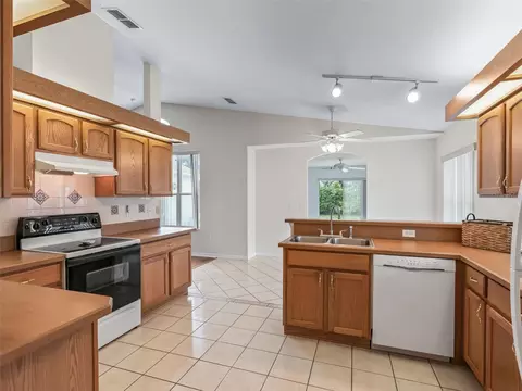 Kitchen - 6318 SW 117th Loop, Ocala, FL 34476 photo 5 of 6