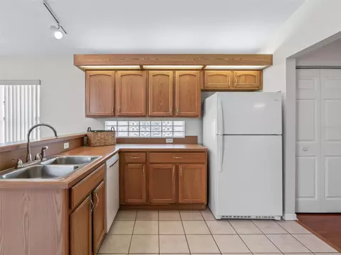 Kitchen - 6318 SW 117th Loop, Ocala, FL 34476 photo 3 of 6
