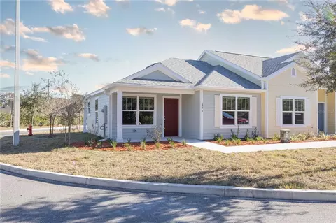 1342 Cottage Cir, Tavares, FL 32778