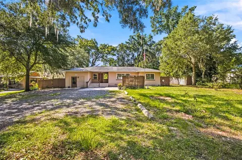 5762 S Agnew Rd, Belleview, FL 34420