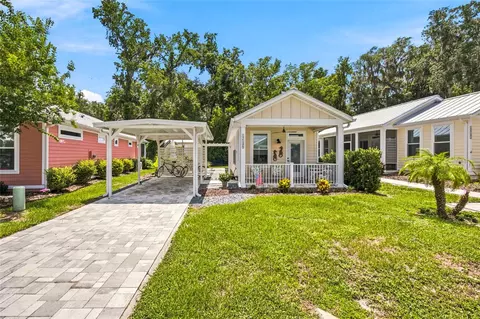 12145 Grand Oak Ln, Oxford, FL 34484