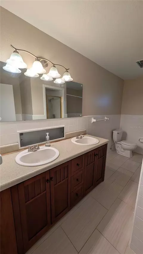 Bath - 2469 Broadvue Ave, Eustis, FL 32726 photo 1 of 2