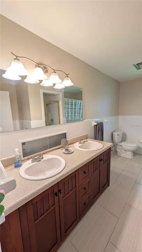 Bath - 2469 Broadvue Ave, Eustis, FL 32726 photo 1 of 2