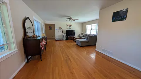 Living - 2469 Broadvue Ave, Eustis, FL 32726 photo 5 of 6