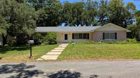 2469 Broadvue Ave, Eustis, FL 32726