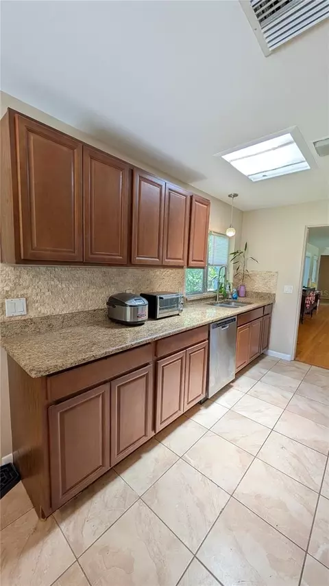 Kitchen - 2469 Broadvue Ave, Eustis, FL 32726 photo 3 of 4