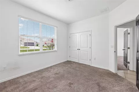 Bedroom - 5277 SE 91st Pl, Ocala, FL 34480 photo 6 of 8