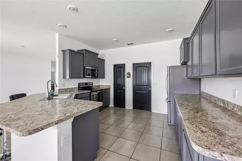 Kitchen - 5277 SE 91st Pl, Ocala, FL 34480 photo 2 of 4