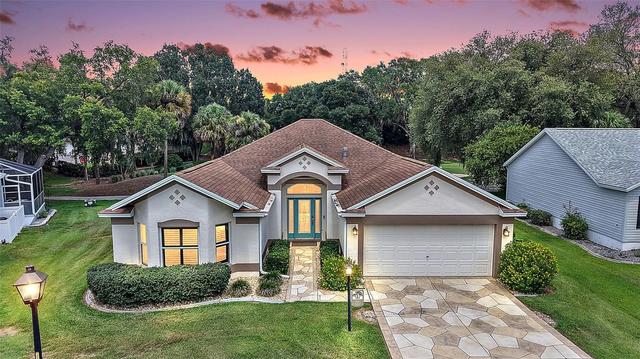 522 Loma Paseo Dr, Lady Lake, FL 32159