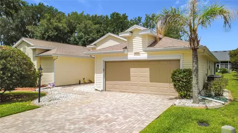 25243 River Crest Dr, Leesburg, FL 34748