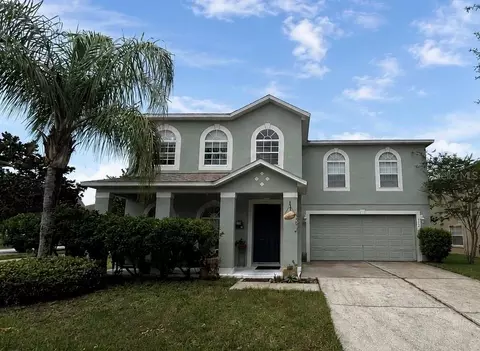516 Cadiz Dr, Groveland, FL 34736
