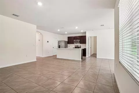 Living - 134 Hickory Course Trl, Ocala, FL 34472 photo 5 of 9