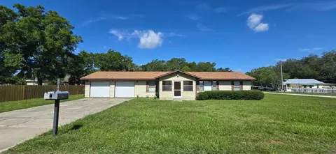 541 Sunset Ave, Umatilla, FL 32784