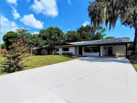 1240 Cr 463, Lake Panasoffkee, FL 33538