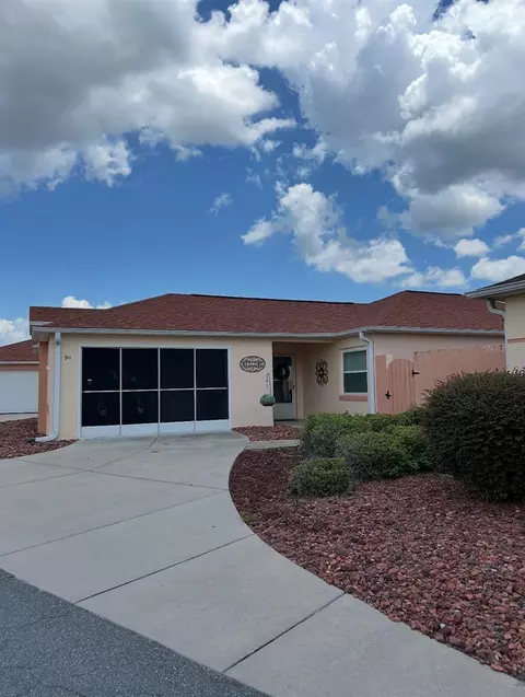 911 Medira Dr, Lady Lake, FL 32159