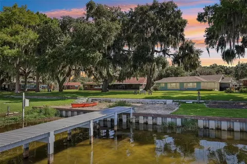 31929 Elizabeth Ln, Tavares, FL 32778