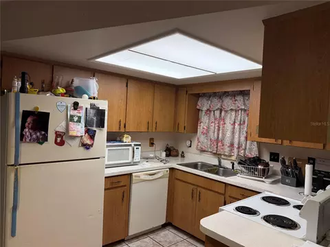421 Jennifer Ln, Eustis, FL 32726 photo 2