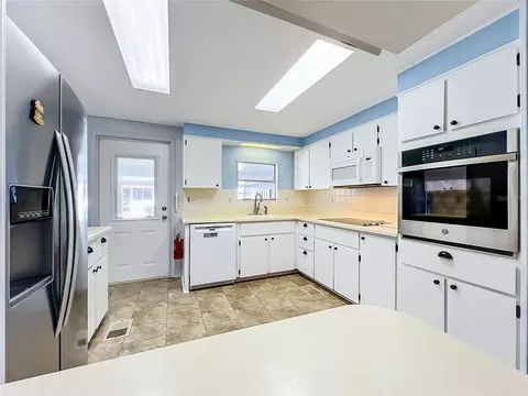 Kitchen - 1925 Brookside Dr, Mount Dora, FL 32757 photo 1 of 4