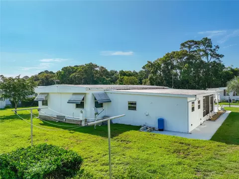 Exterior - 1925 Brookside Dr, Mount Dora, FL 32757 photo 11 of 21