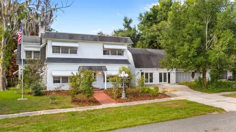 127 E Laurel Ave, Howey In The Hills, FL 34737