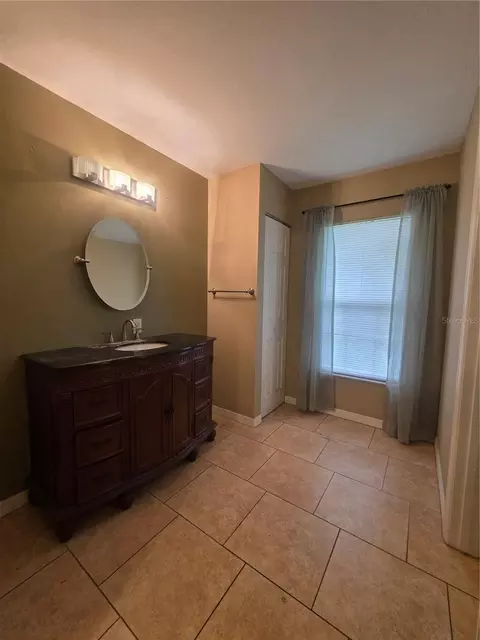 Bath - 125 Oak Cir, Ocala, FL 34472 photo 2 of 4