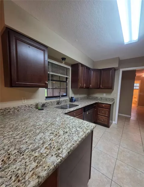 Kitchen - 125 Oak Cir, Ocala, FL 34472 photo 1 of 3