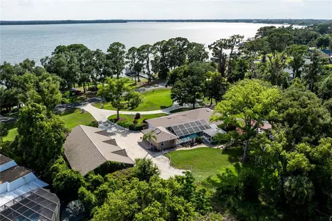 32834 Lakeshore Dr, Tavares, FL 32778