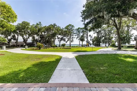 32834 Lakeshore Dr, Tavares, FL 32778