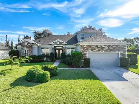 2916 Majestic Isle Dr, Clermont, FL 34711
