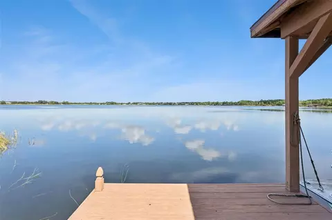 View/Area - 1901 Edgewater Dr, Mount Dora, FL 32757 photo 2 of 10