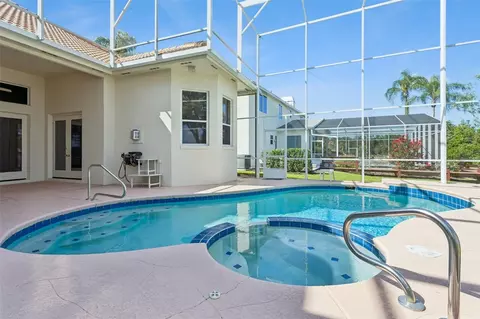Exterior - 1901 Edgewater Dr, Mount Dora, FL 32757 photo 7 of 11