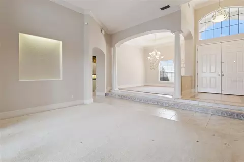 Living - 1901 Edgewater Dr, Mount Dora, FL 32757 photo 1 of 8