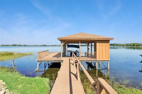 Exterior - 1901 Edgewater Dr, Mount Dora, FL 32757 photo 11 of 11
