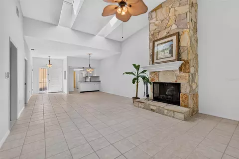 Living - 1111 Lakeshore Dr #C3, Eustis, FL 32726 photo 5 of 7