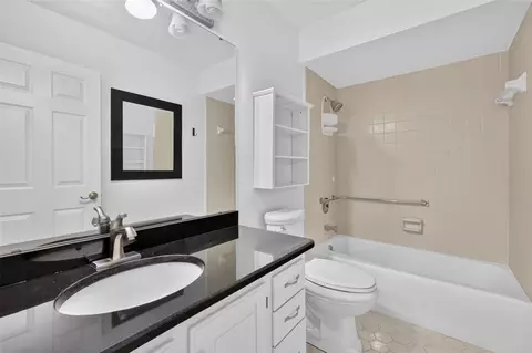 Bath - 1111 Lakeshore Dr #C3, Eustis, FL 32726 photo 4 of 4