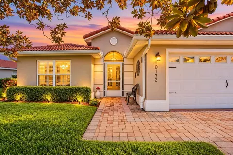 10172 Mainsail Dr, Oxford, FL 34484