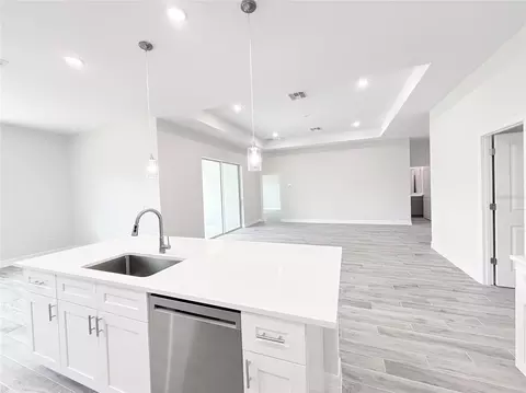 Kitchen - 30280 W Bluebell Ave, Eustis, FL 32736 photo 10 of 10