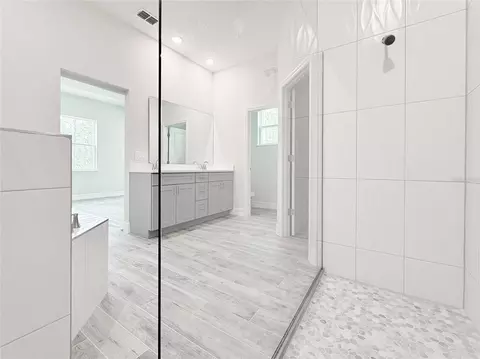 Bath - 30280 W Bluebell Ave, Eustis, FL 32736 photo 3 of 5