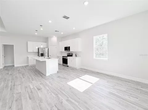 Living - 30280 W Bluebell Ave, Eustis, FL 32736 photo 2 of 4