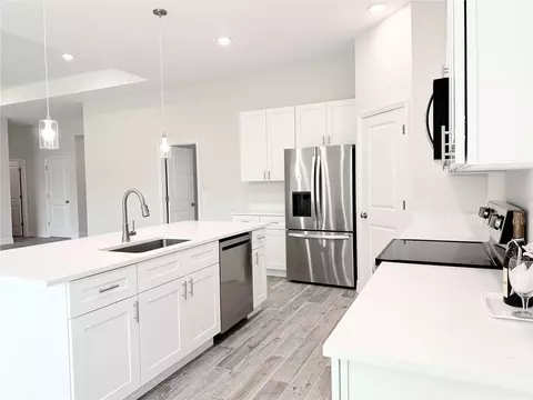 Kitchen - 30280 W Bluebell Ave, Eustis, FL 32736 photo 2 of 10