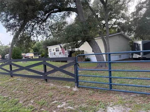 40235 Overlook Dr, Eustis, FL 32736 photo 2