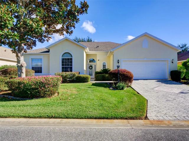24112 Robinwood St, Leesburg, FL 34748