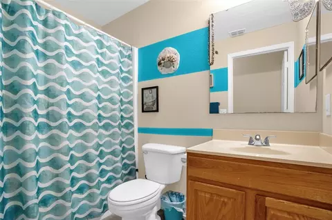 Bath - 839 Marietta Ln, Eustis, FL 32726 photo 1 of 2